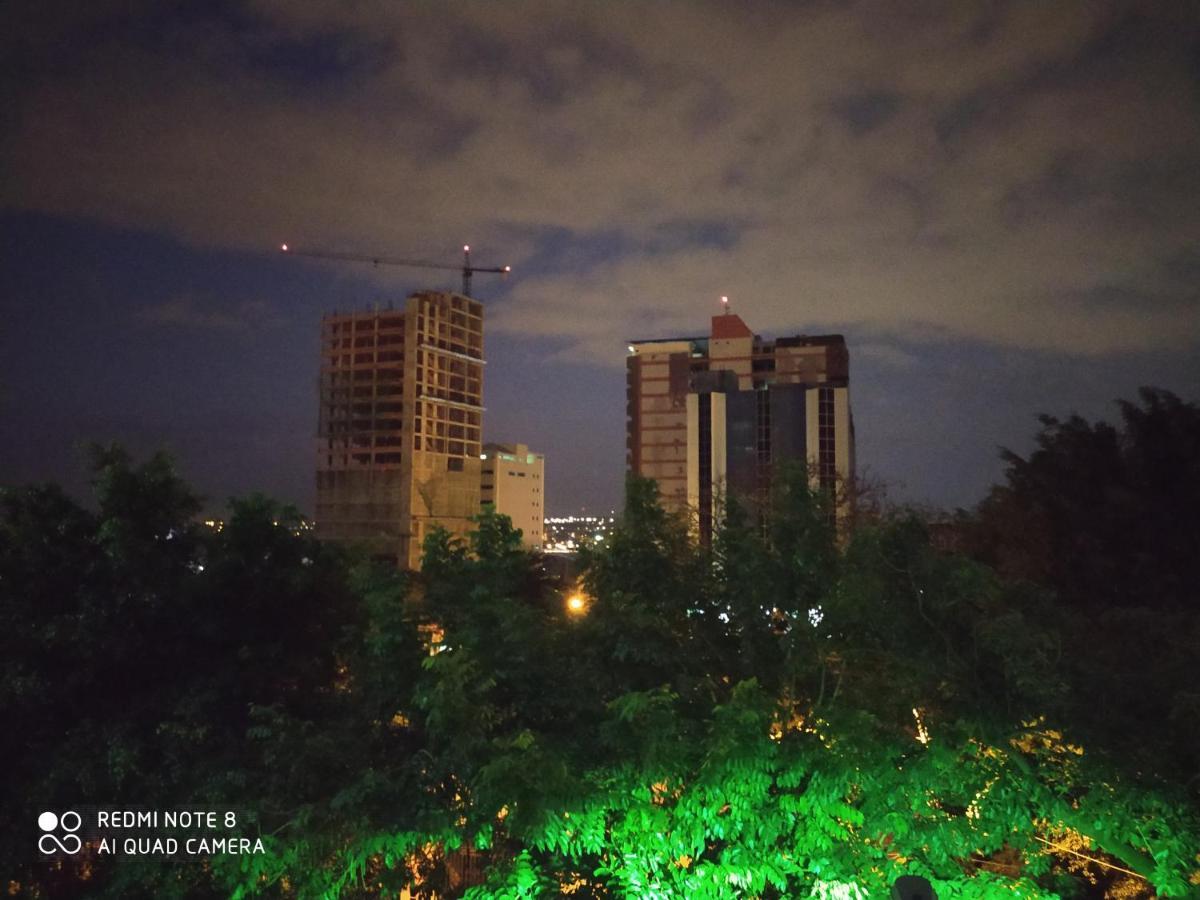 Amplio Y Comodo Apartamento Con Bella Vista En Pleno Centro Ciudad del Este Kültér fotó